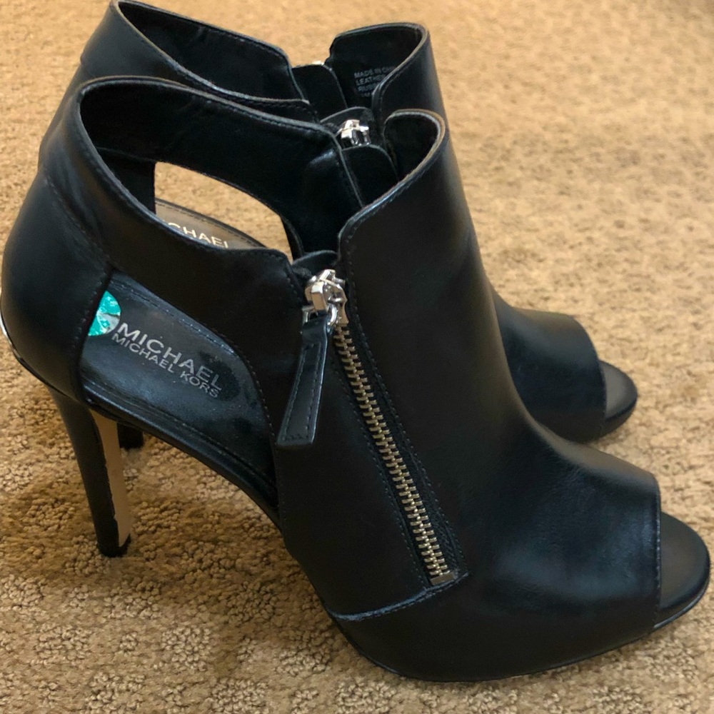 BLACK Michael Kors heels (size 8)